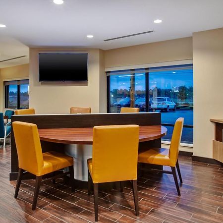 Towneplace Suites By Marriott Detroit Belleville Εξωτερικό φωτογραφία