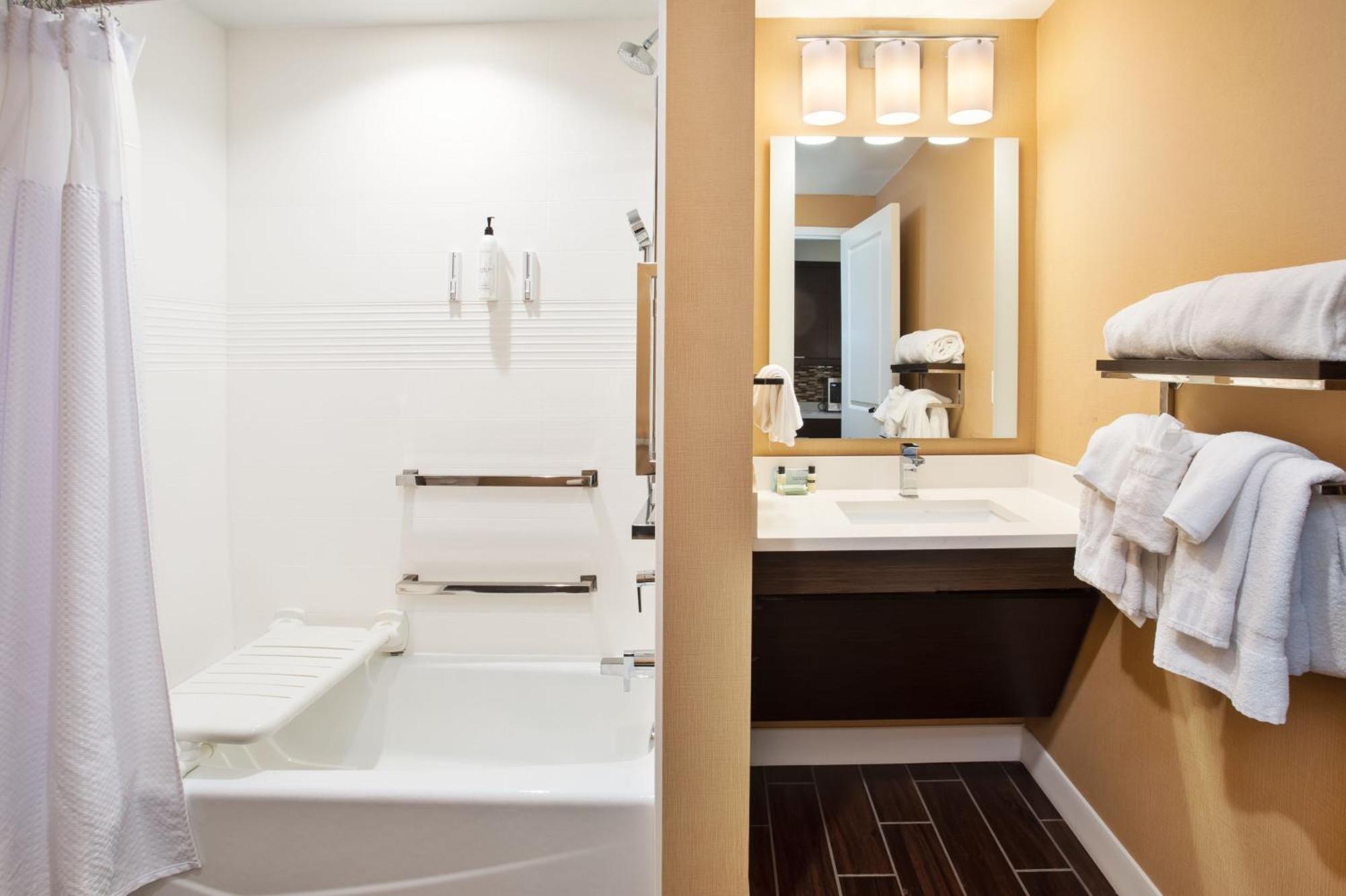 Towneplace Suites By Marriott Detroit Belleville Εξωτερικό φωτογραφία