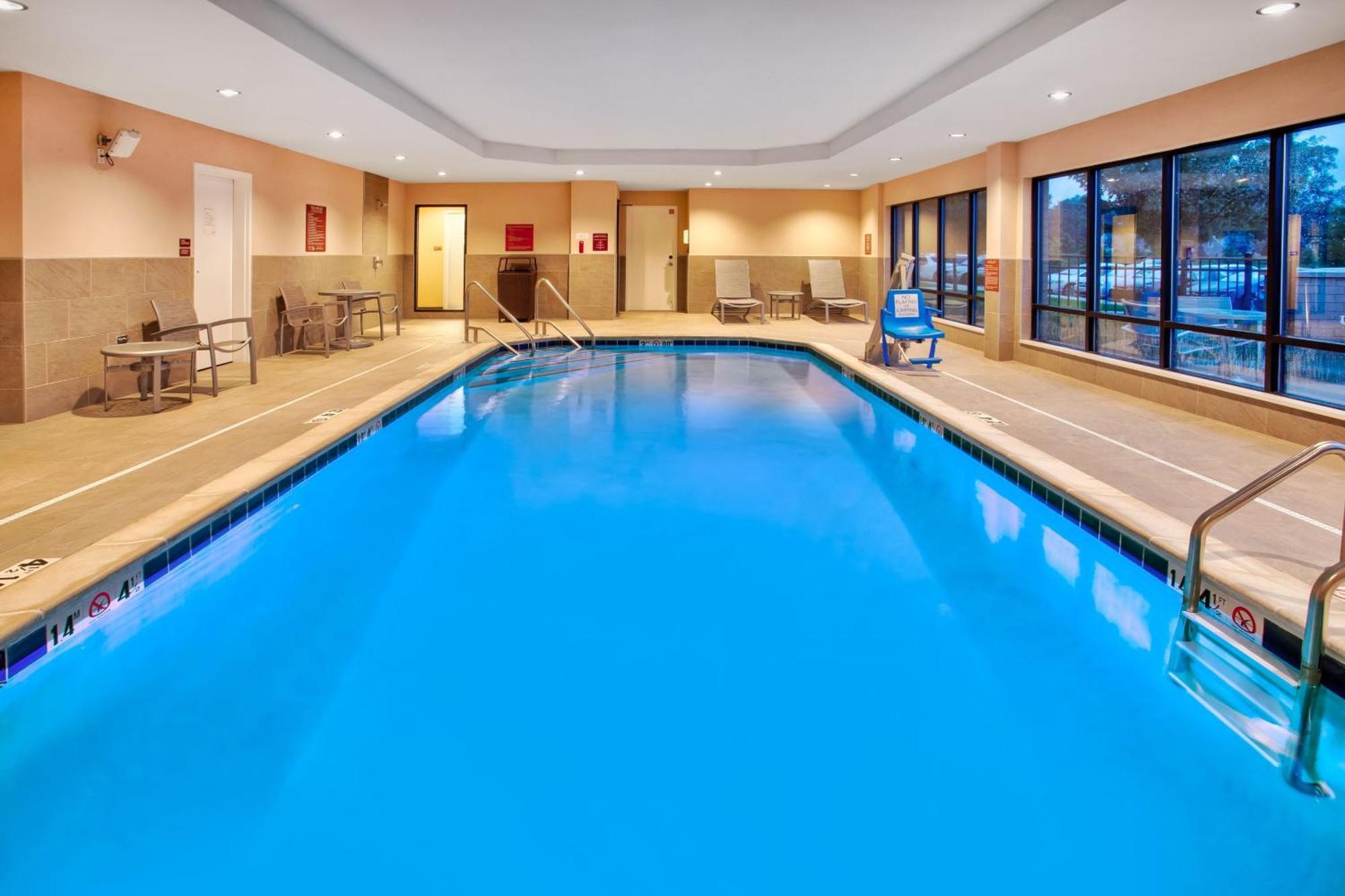 Towneplace Suites By Marriott Detroit Belleville Εξωτερικό φωτογραφία