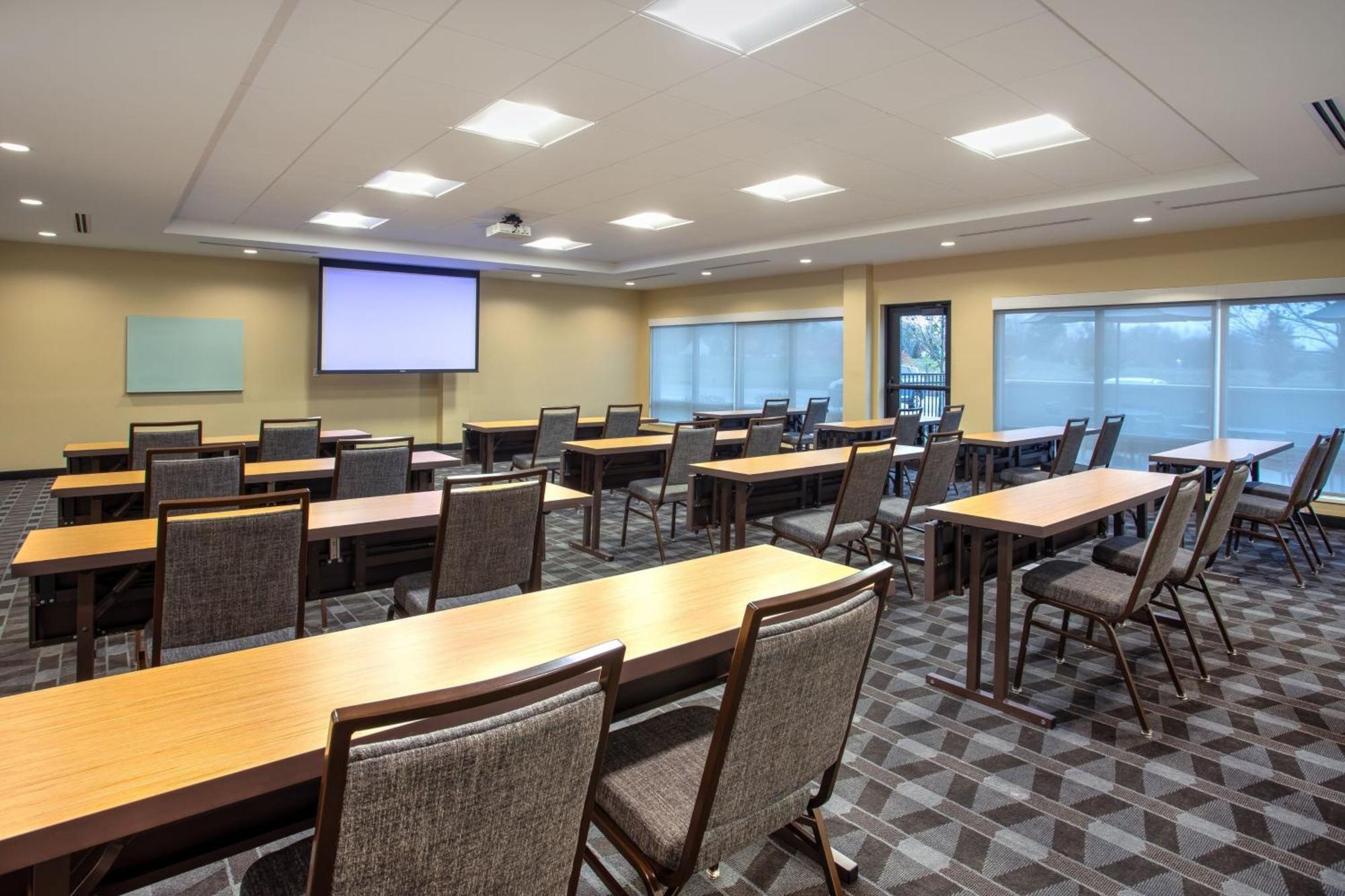 Towneplace Suites By Marriott Detroit Belleville Εξωτερικό φωτογραφία