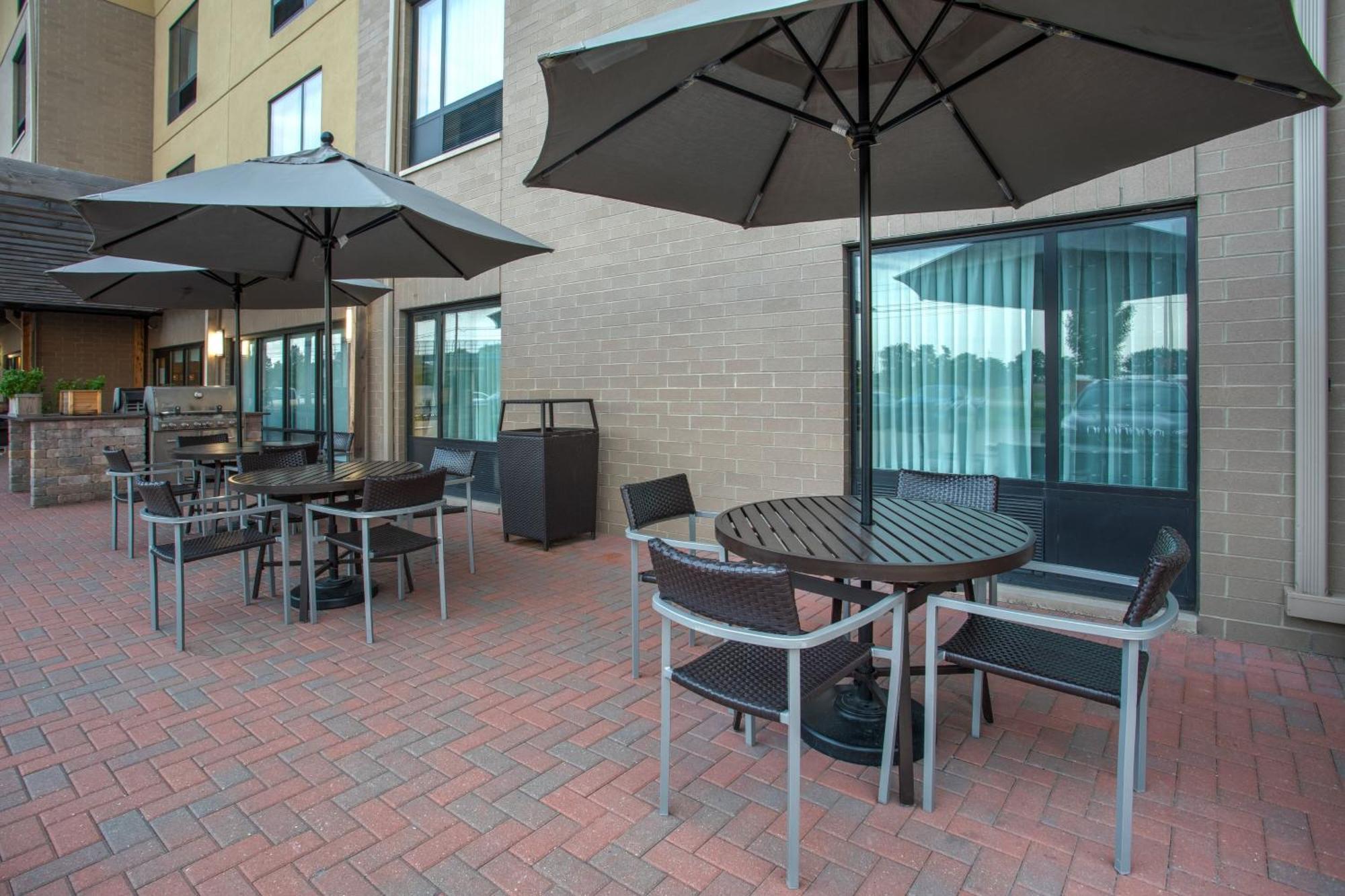 Towneplace Suites By Marriott Detroit Belleville Εξωτερικό φωτογραφία