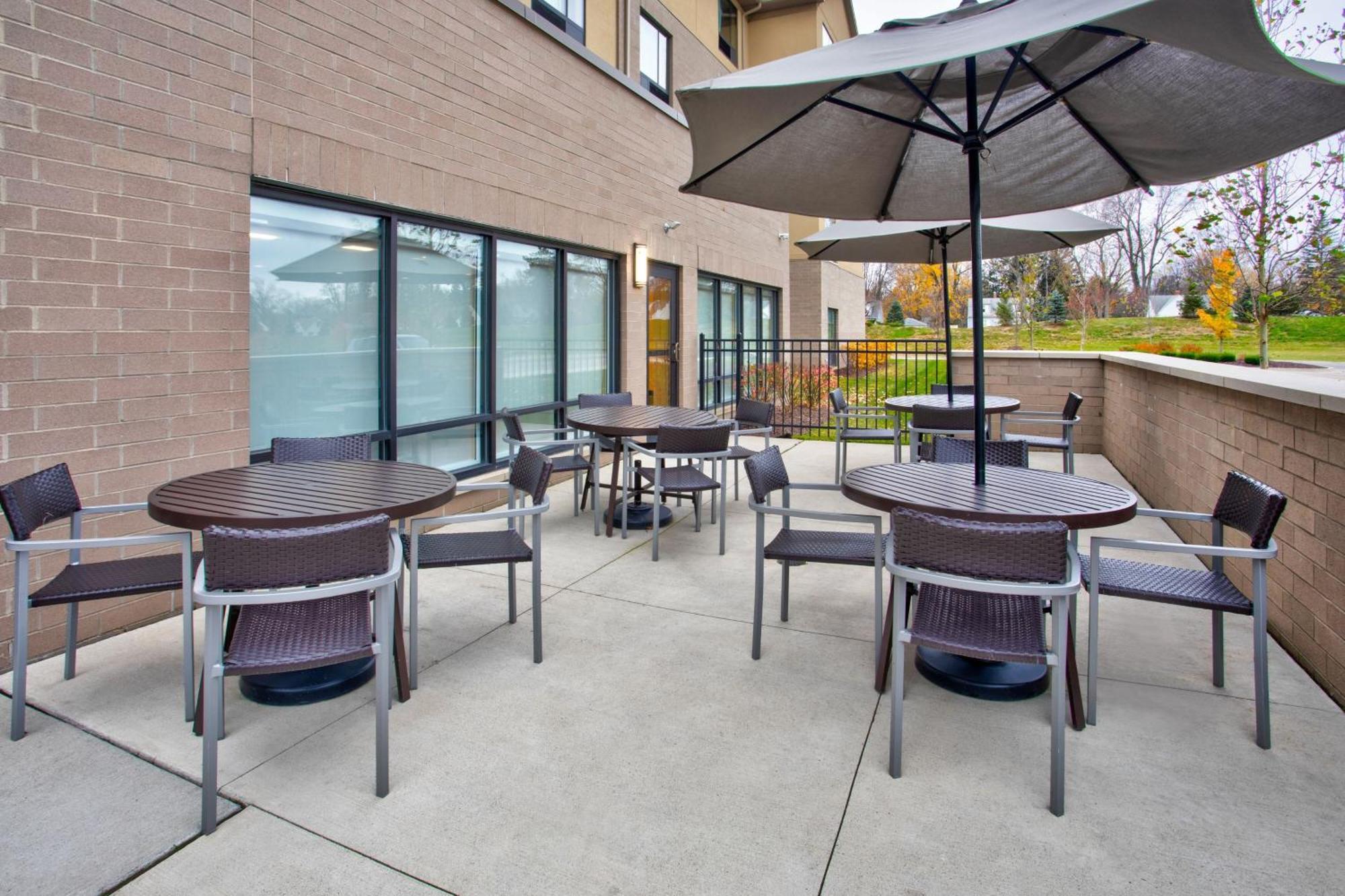 Towneplace Suites By Marriott Detroit Belleville Εξωτερικό φωτογραφία